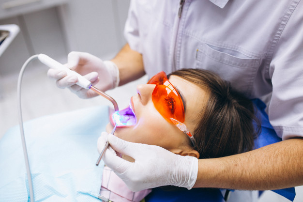 Branqueamento dentário